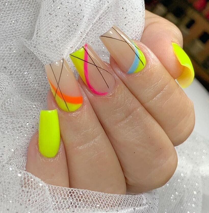 unhas decoradas para o carnaval