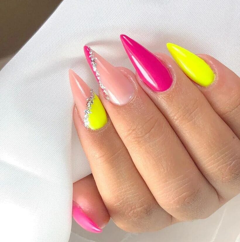 unhas decoradas para o carnaval