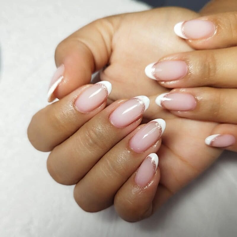 Unhas francesinhas diferentes: Se encante pelas unha francesinha dupla.