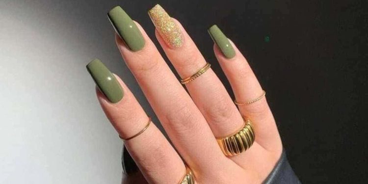 esmalte verde militar