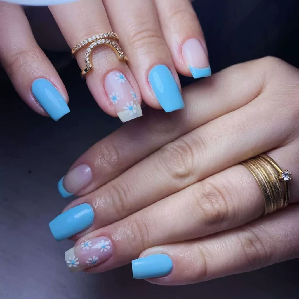 unhas decoradas azul com flores